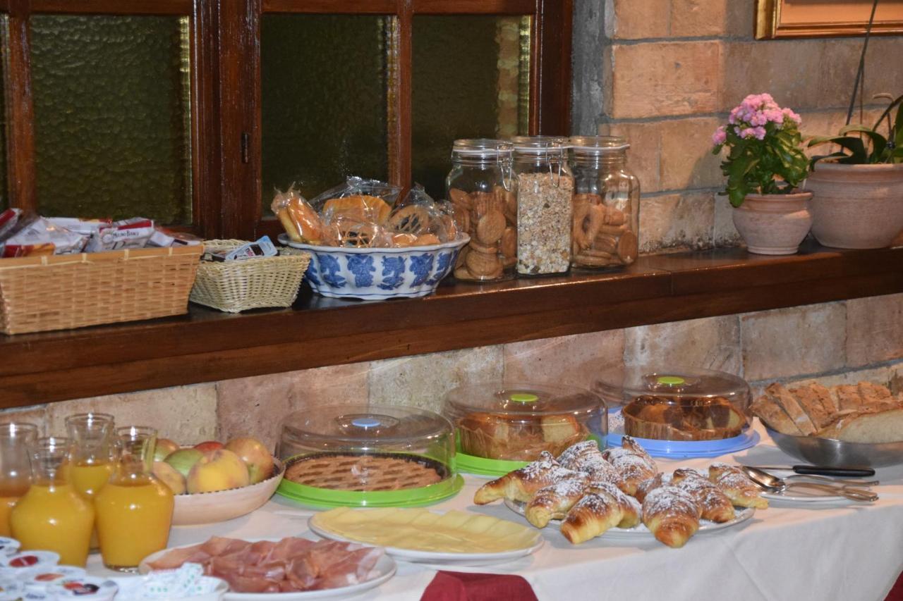 Hotel Ristorante Benigni Campagnano Di Roma Exteriér fotografie